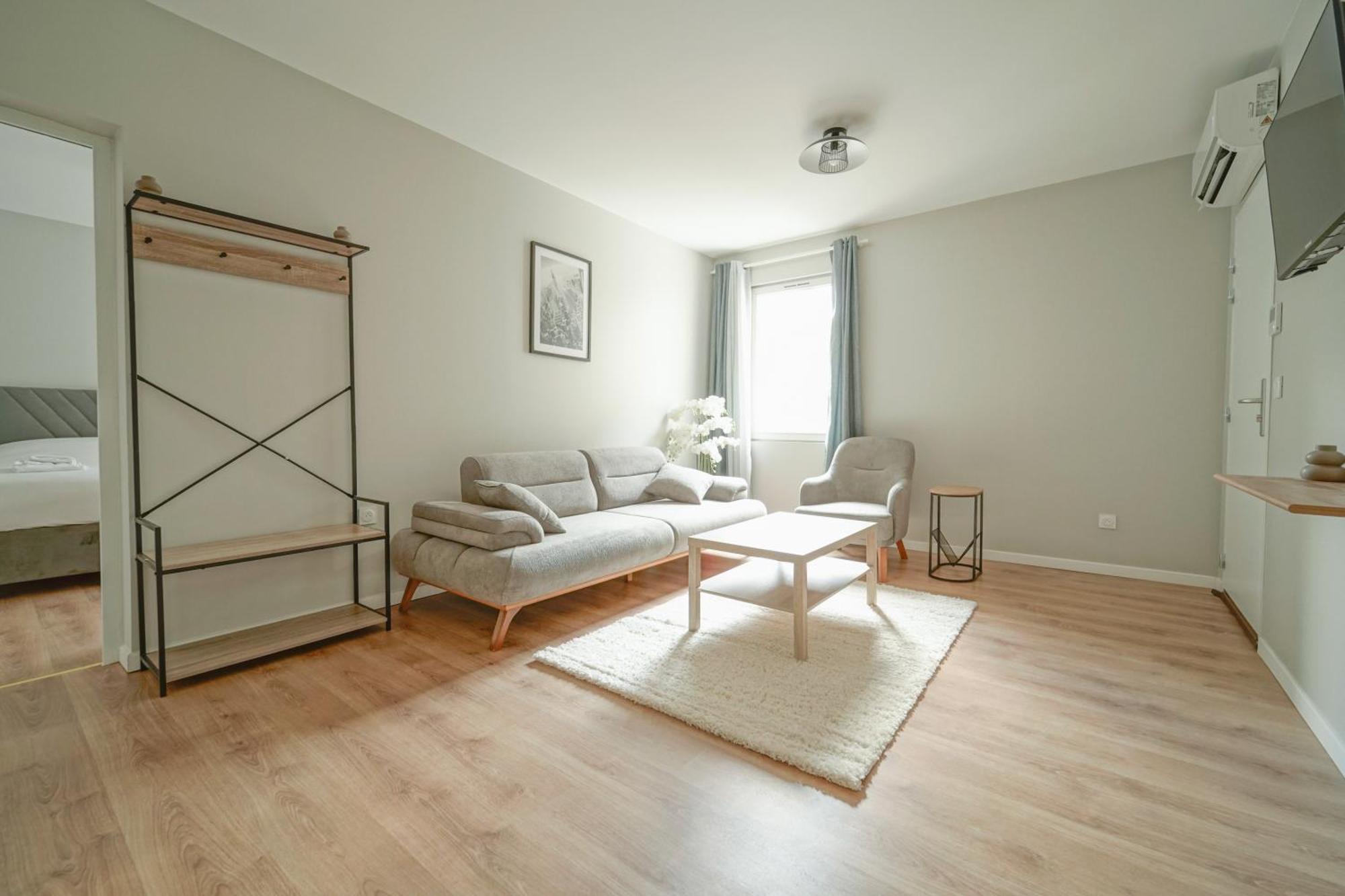 Trianon Saint Ouen Hotel Luaran gambar