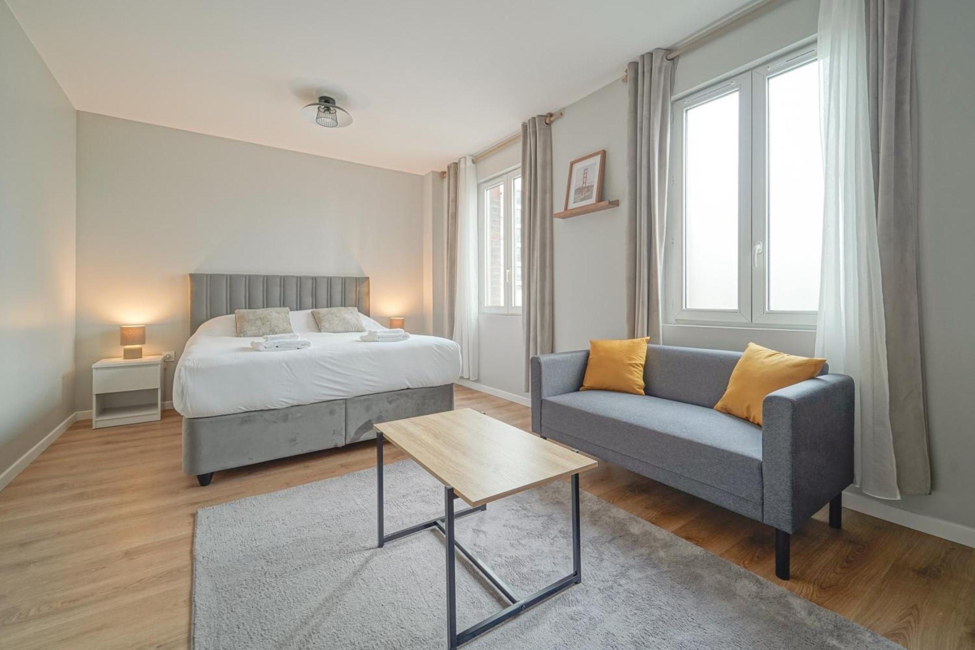 Trianon Saint Ouen Hotel Luaran gambar