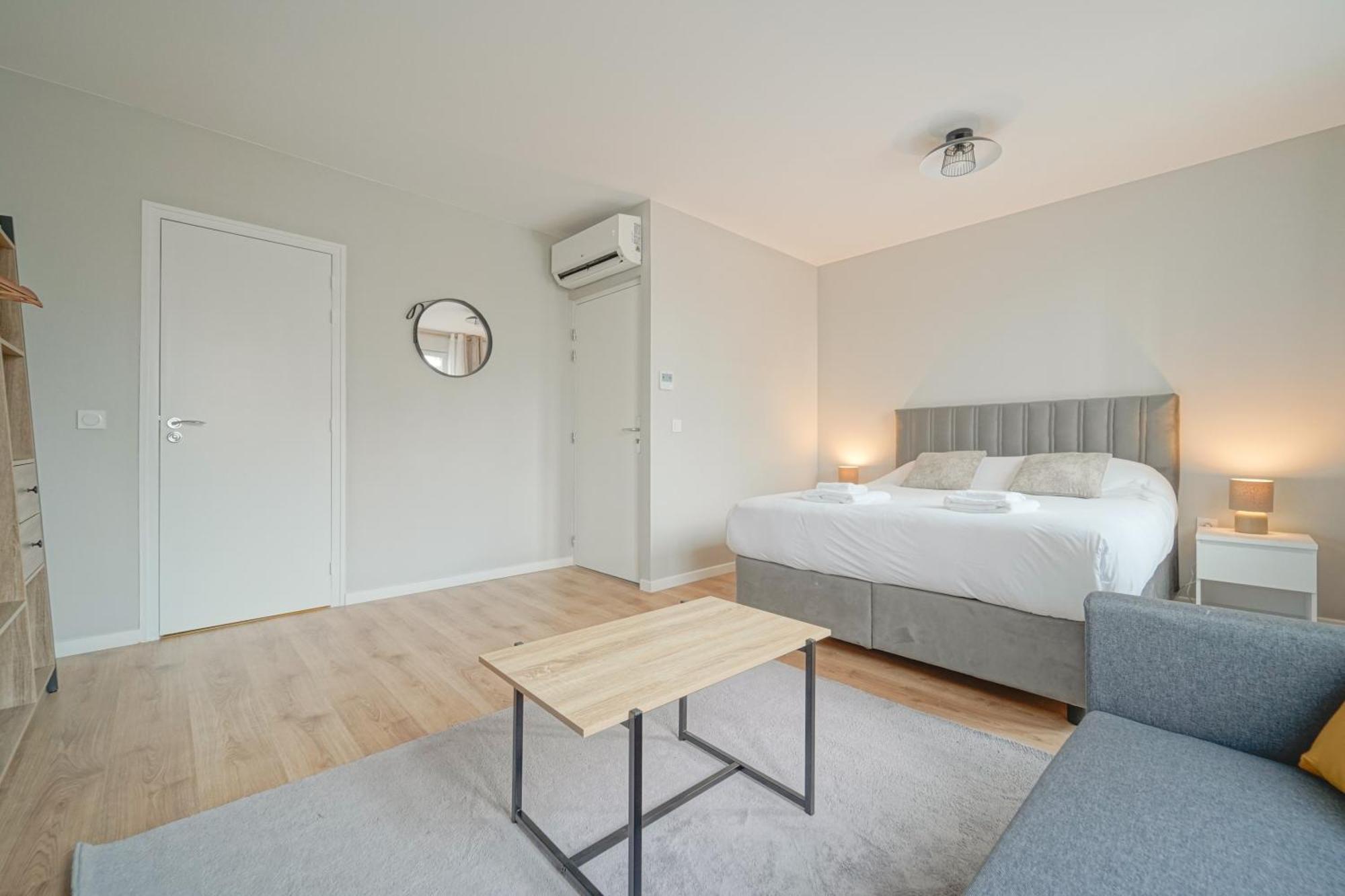 Trianon Saint Ouen Hotel Luaran gambar