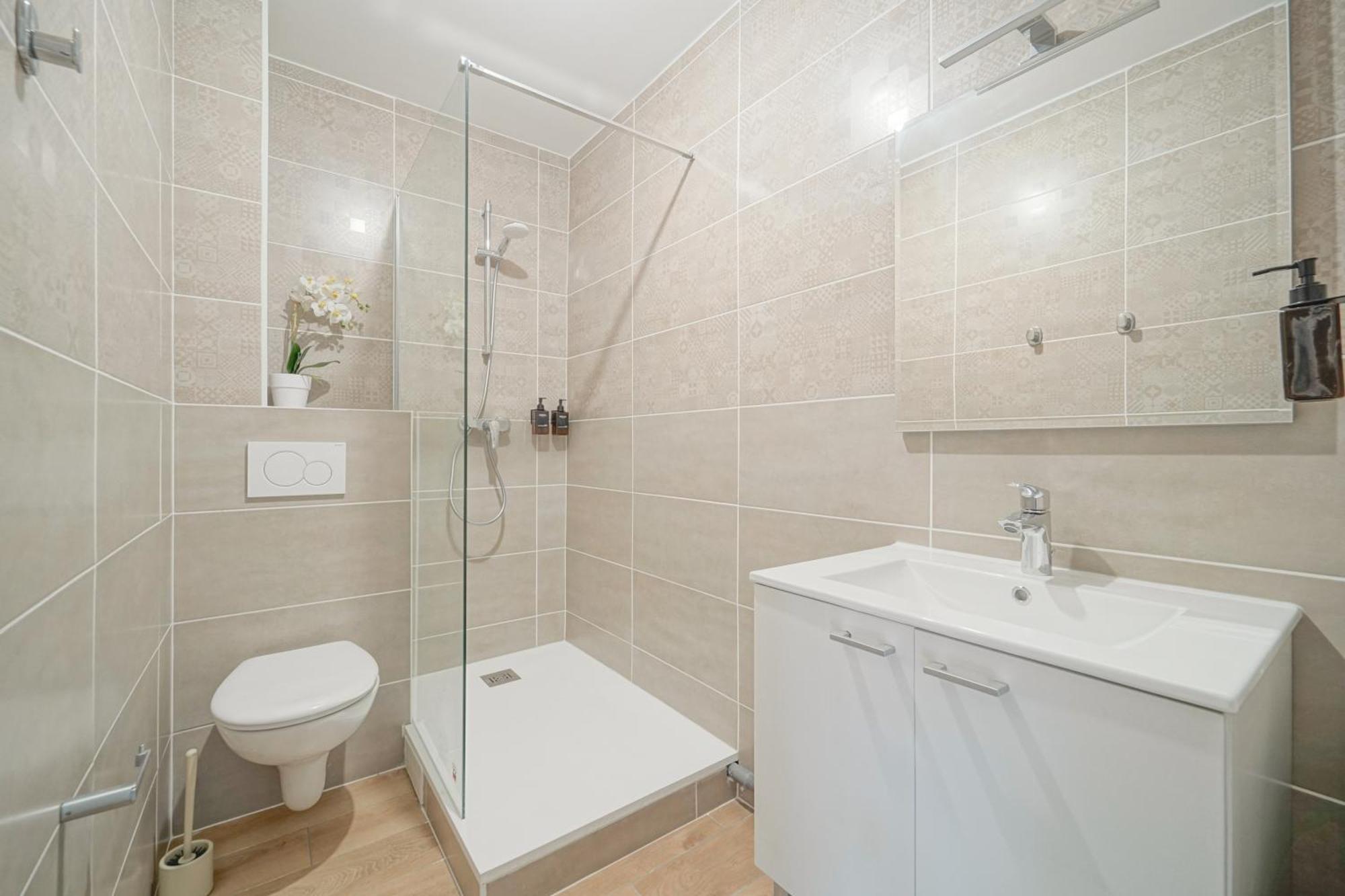 Trianon Saint Ouen Hotel Luaran gambar