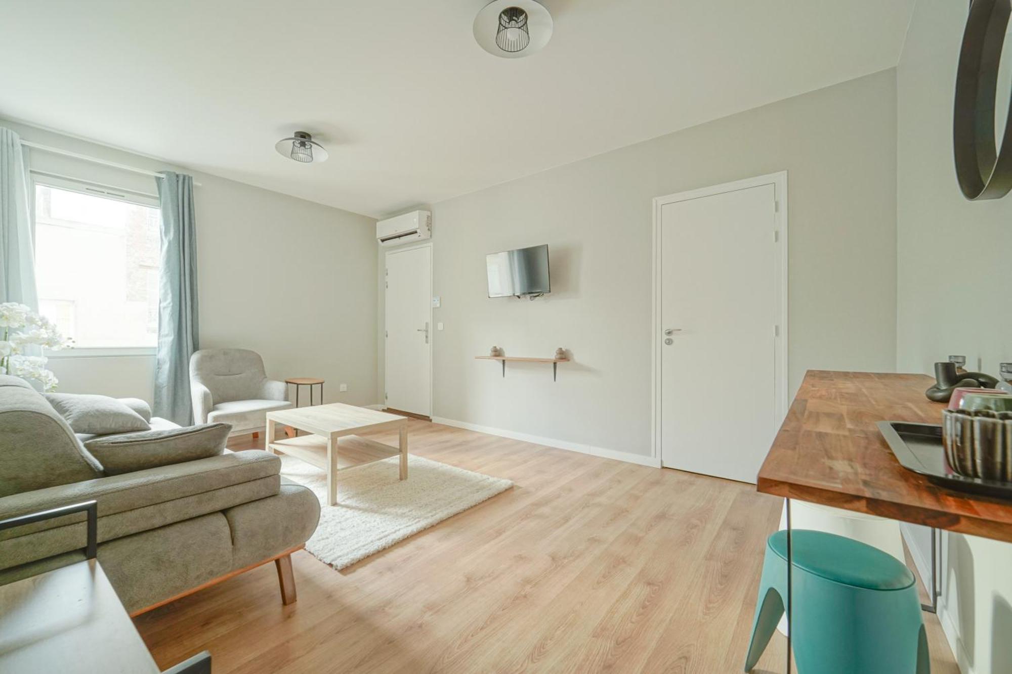 Trianon Saint Ouen Hotel Luaran gambar